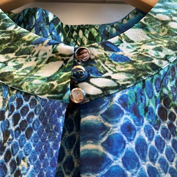 Hale Bob Boho Mixed Blues Snake Print Silk Blouse SzM - Picture 3 of 9